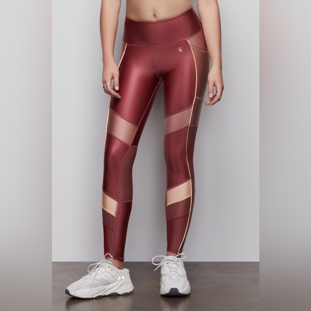 Good American THE LIQUID MIX LEGGING in hibiscus